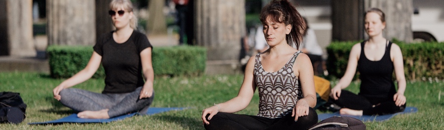 Open Air Yoga at Kolonnadenhof