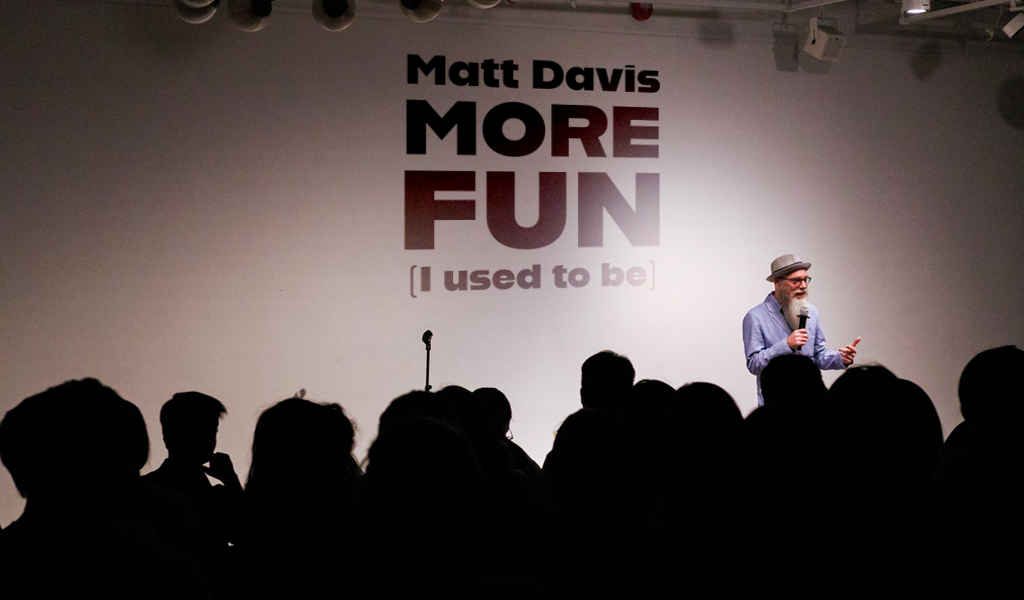 comedian matt davis performs a storytelling hour live in seoul